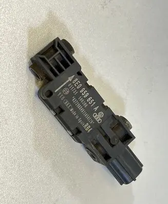 Audi A3 S3 8P Airbag deployment crash/impact sensor 8E0959651A
