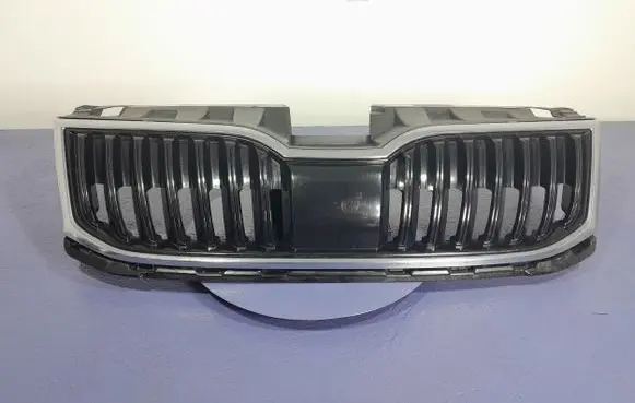 Skoda Octavia 985 Front grill 5E0853343