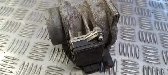 Audi A6 S6 C4 4A Mass air flow meter 054133471