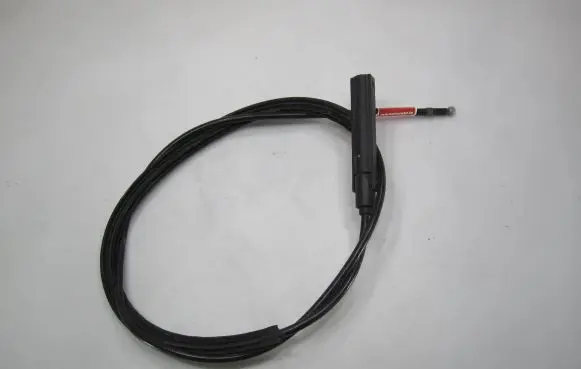 Volkswagen PASSAT B7 Engine bonnet/hood lock release cable 