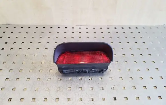 Honda CR-V Third/center stoplight P6939