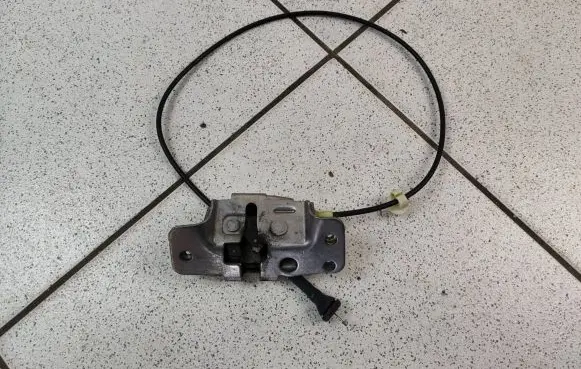 Chrysler Town & Country V Rear door lock 020334
