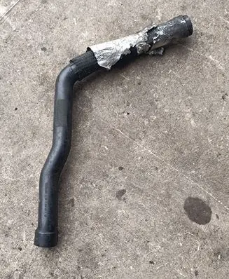Mercedes-Benz C W204 Breather hose/pipe A6510101082