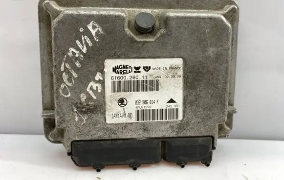 Skoda Octavia Mk1 (1U) Engine control unit/module 6160026011 032906014F
