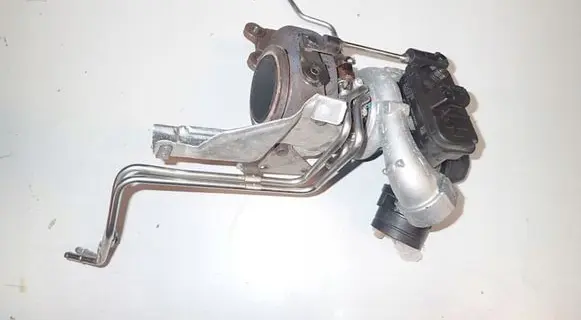 Volkswagen PASSAT B8 Turbo 04E145715D