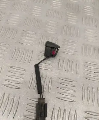 BMW 5 E60 E61 Windshield washer spray nozzle 7132969