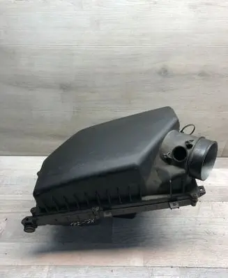 Volvo XC70 Air filter box