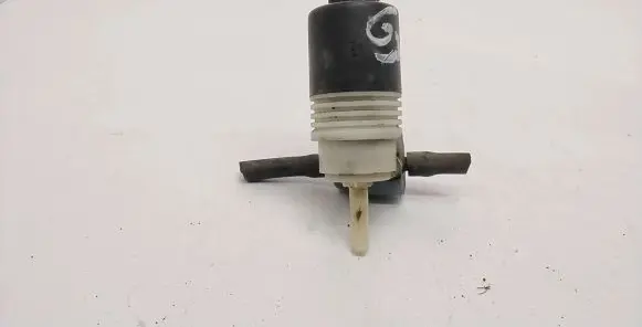 Volkswagen Golf III Windscreen/windshield washer pump 1H6955651