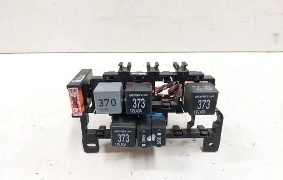 Audi A6 S6 C6 4F Relay mounting block 4F0937503