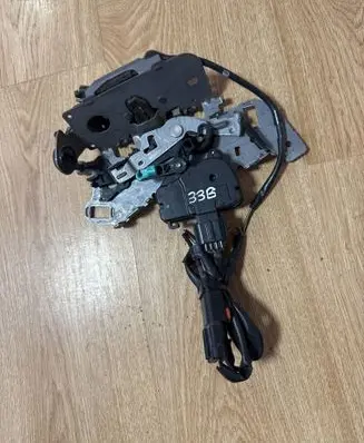 Chrysler Voyager Sliding door lock 25000282