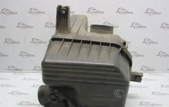 Suzuki Grand Vitara II Air filter box 197400