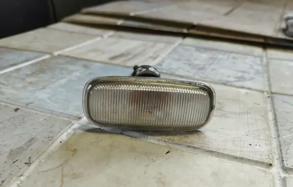 Audi A6 S6 C5 4B Front fender indicator light 4B0949127