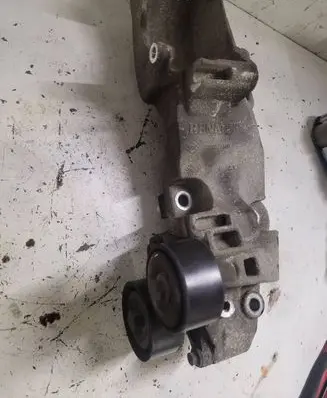 Renault Laguna II Generator/alternator bracket 8200527320