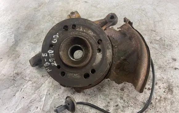 Mercedes-Benz E W210 Rear wheel hub spindle/knuckle 