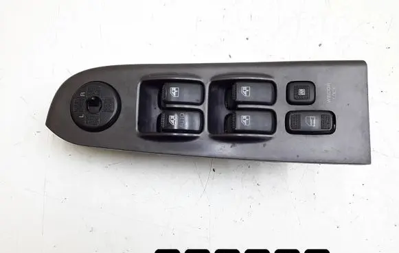Hyundai Trajet Electric window control switch 621w02250