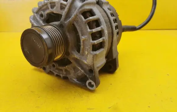 Mercedes-Benz B W246 W242 Generator/alternator A0009061903
