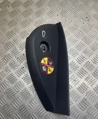 Renault Latitude (L70) Dashboard side end trim 689200025R