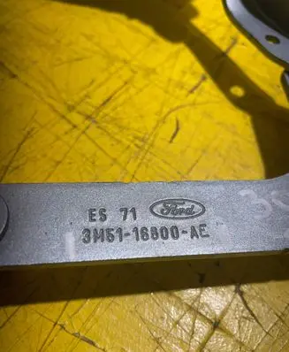Ford C-MAX I Engine bonnet/hood hinges 3M5116800AE