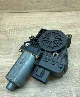 Audi A4 S4 B6 8E 8H Front door window regulator motor 0130821775 1902002254