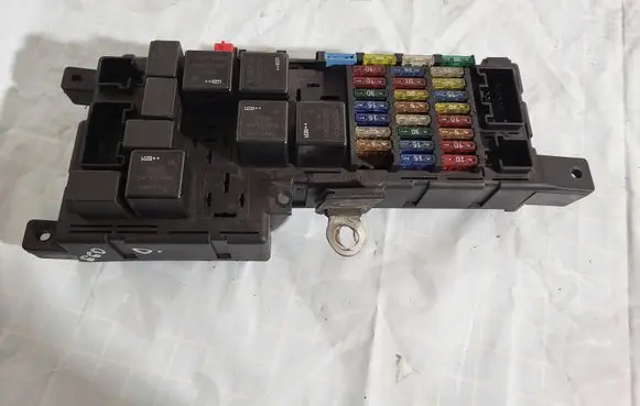 Volvo S60 Fuse box set 8637841 518717004