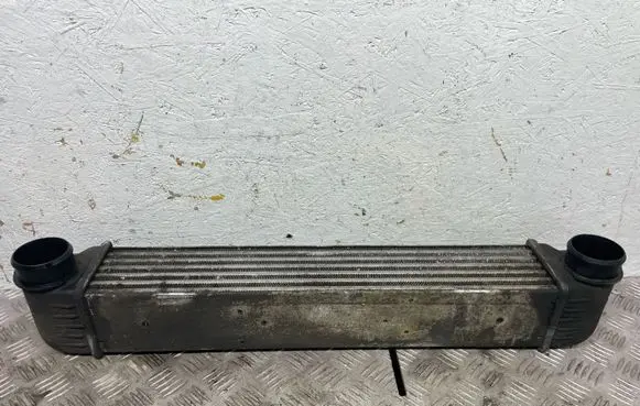 BMW 5 E39 Intercooler radiator 17512247359