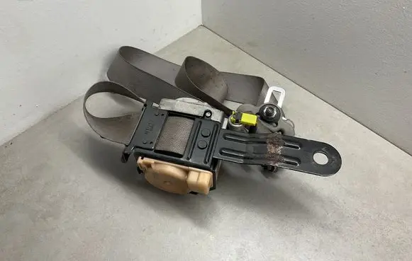 Nissan X-Trail T30 Front seatbelt N1917