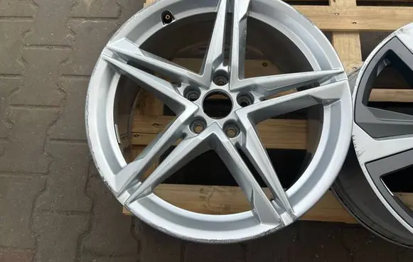 Audi A4 S4 B9 R18 alloy rim 8W0601025EC