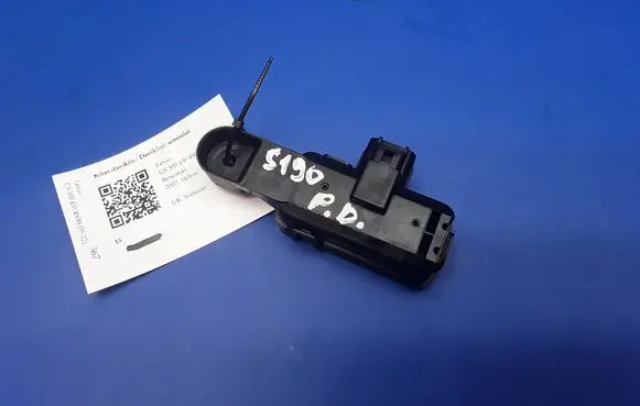 Lexus GS 300 350 430 450H Sensor 0136500010