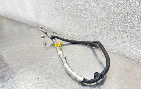 Opel Antara Fuel line pipe 95931573