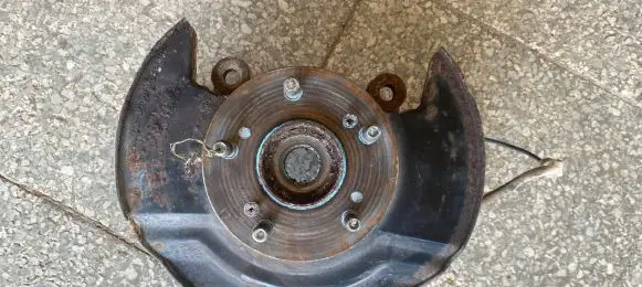 Honda CR-V Front wheel hub spindle knuckle