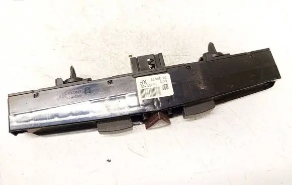 Opel Zafira B Hazard light switch 13100105
