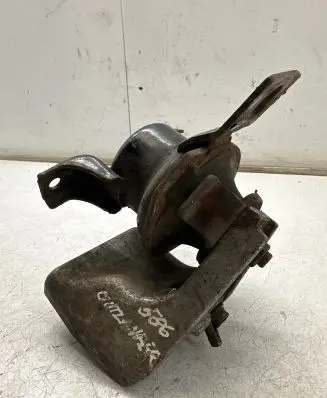 Engine mount bracket