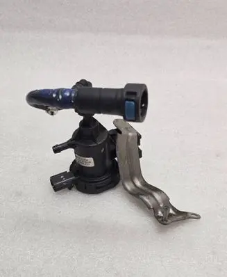 Mercedes-Benz S W222 Vacuum valve A2224700193