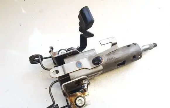 Toyota Avensis T270 Steering wheel axle 023069