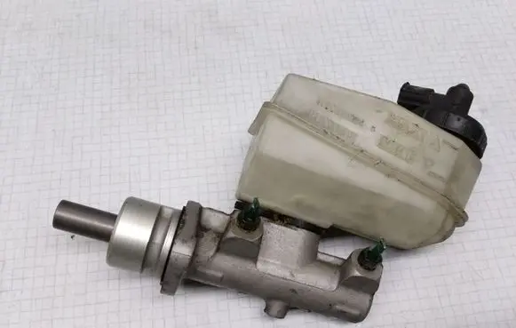 Renault Megane I Master brake cylinder 7700828034 7700828034G