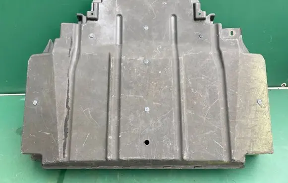 Mercedes-Benz Sprinter W901 W902 W903 W904 Engine splash shield/under tray 9015240625 9045240425 9015240725