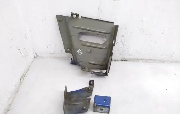 Opel Movano B Fender mounting bracket 10G37490R 641C30003R