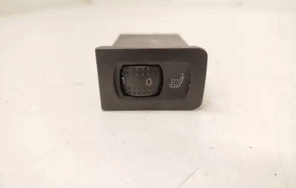 Volkswagen Golf IV Seat heating switch 1J0963564B
