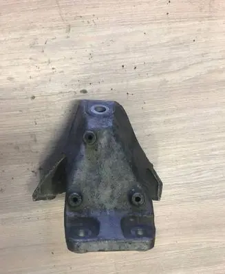 BMW 5 F10 F11 Engine mounting bracket 8528527