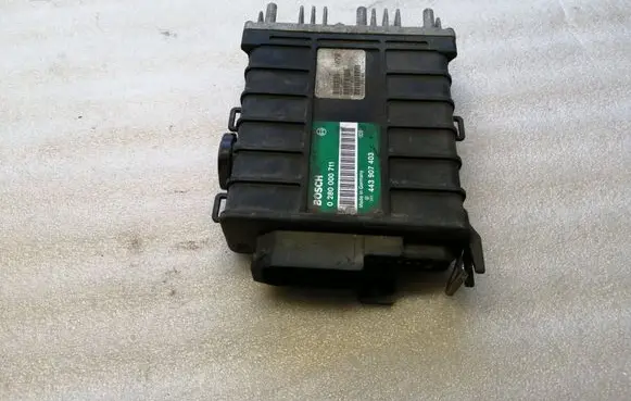 Volkswagen PASSAT B3 Engine control unit/module 0280000711 443907403