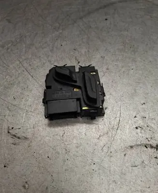 Mercedes-Benz C W204 Seat control switch A2048701858 03467811