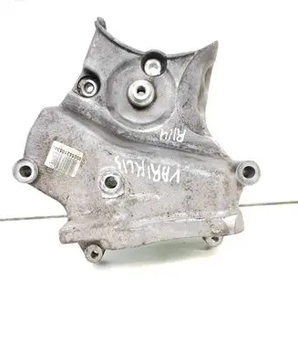Engine mounting bracket