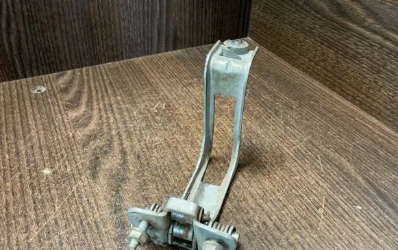 Opel Vivaro Rear door lock loop/hook striker 006259D