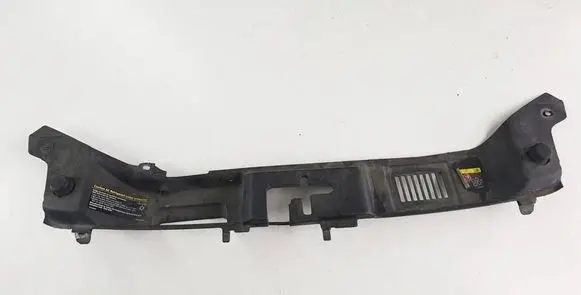 Volvo V50 Radiator trim 30716338 30716339
