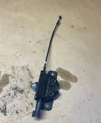 Engine bonnet/hood lock/catch