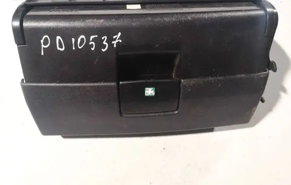 Audi A3 S3 8P Glove box 8p0881578