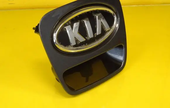 KIA Ceed Manufacturer badge logo/emblem 873111H200 87311-1H200