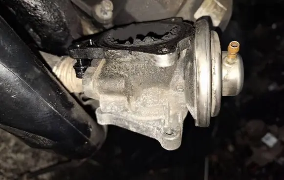 Skoda Fabia Mk2 (5J) EGR valve 038131501an 063815107