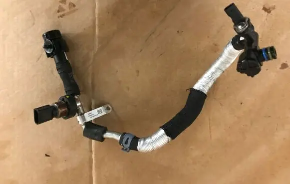 Audi Q8 Fuel line pipe 059130299BE
