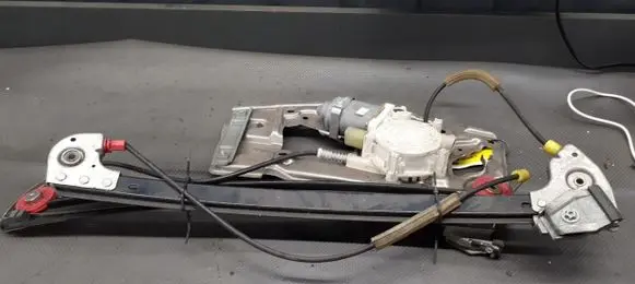 BMW 5 E39 Front window lifting mechanism without motor 8236860E